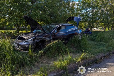 Зіткнення трьох автівок: двоє людей отримали травми в ДТП у Рівному Зіткнення трьох автівок: двоє людей отримали травми в ДТП у Рівному