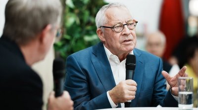 "Саме українці сьогодні платять ціну за той мир, який досі існує в Європі" — історик Карл Шльоґель "Саме українці сьогодні платять ціну за той мир, який досі існує в Європі" — історик Карл Шльоґель
