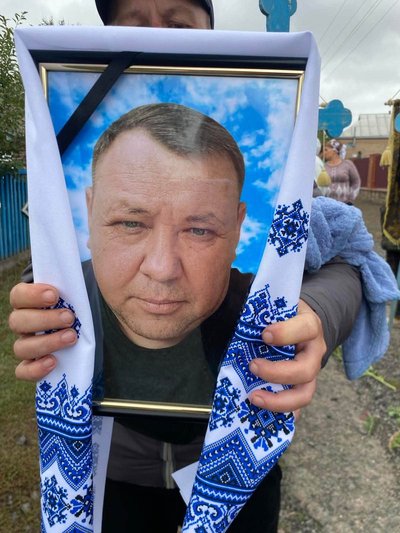 У громаді на Черкащині попрощалися із померлим захисником У громаді на Черкащині попрощалися із померлим захисником