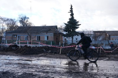 пошкоджений будинок у Золочеві пошкоджений будинок у Золочеві