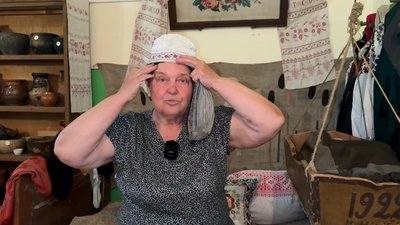 Безмен, ліжник, ковганочка, очіпки: у селі на Чернігівщині місцеві жителі зібрали колекцію речей минулого століття
