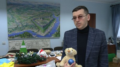 "Народні ялинки" у Чернігові: іграшки з ялинок передали до історичного музею "Народні ялинки" у Чернігові: іграшки з ялинок передали до історичного музею