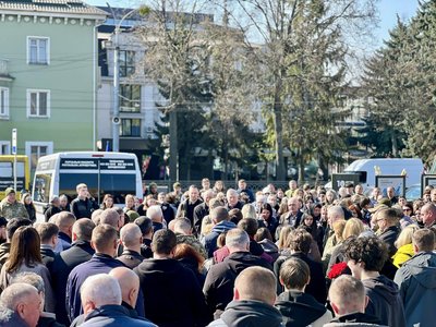 Із добровольцем Олександром Манькевичем попрощались у Рівному Із добровольцем Олександром Манькевичем попрощались у Рівному