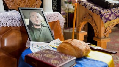"Він був королем саксофона": у Чернігові попрощалися з Дмитром Гладіренком, який загинув на фронті "Він був королем саксофона": у Чернігові попрощалися з Дмитром Гладіренком, який загинув на фронті