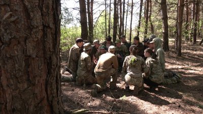 "Готуємо громадян до нацспротиву": бійці ССО вчили дітей тактиці бою на Рівненщині