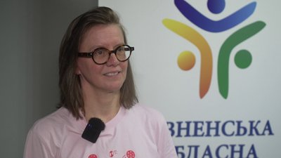 "Червоні носи" та "Клоуни без кордонів" провели виставу в дитячій лікарні Рівного "Червоні носи" та "Клоуни без кордонів" провели виставу в дитячій лікарні Рівного