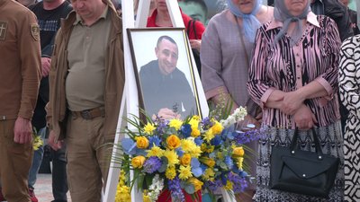 Із солдатом Юрієм Костюкевичем попрощалися у Рівному Із солдатом Юрієм Костюкевичем попрощалися у Рівному