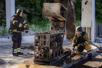 У Харкові внаслідок атаки безпілотника зайнялася колонка на АЗС У Харкові внаслідок атаки безпілотника зайнялася колонка на АЗС