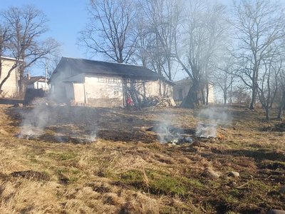 Пожежа, сухостій, палії сухої трави Пожежа, сухостій, палії сухої трави