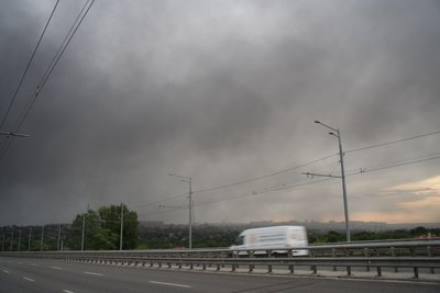 Дим над Харковом після комбінованої російської атаки Дим над Харковом після комбінованої російської атаки