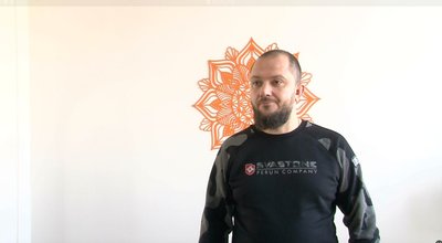 Допомагає з реабілітацією: у Черкасах дружина ветерана відкрила студію йоги Допомагає з реабілітацією: у Черкасах дружина ветерана відкрила студію йоги