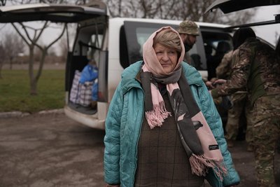 Щоденні атаки КАБами та FPV-дронами. З прифронтових громад Синельниківщини евакуювали шістьох жителів Щоденні атаки КАБами та FPV-дронами. З прифронтових громад Синельниківщини евакуювали шістьох жителів