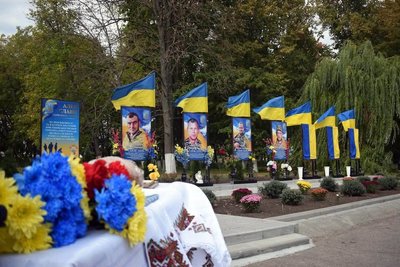 Віддали життя за свободу: у громаді на Черкащині відкрили ще три світлини загиблих захисників Віддали життя за свободу: у громаді на Черкащині відкрили ще три світлини загиблих захисників