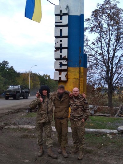 Українські військові біля в'їзду в Куп'янськ Українські військові біля в'їзду в Куп'янськ