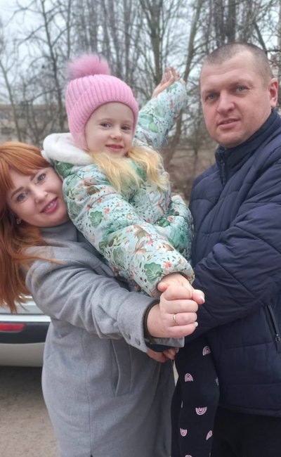 "У листі до Діда Мороза я забажала перемогу Україні". 6-річна херсонка малює переможні листівки "У листі до Діда Мороза я забажала перемогу Україні". 6-річна херсонка малює переможні листівки