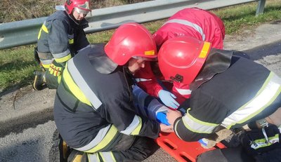 На Хмельниччині сталася ДТП за участі двох вантажівок: травми отримали водій та пасажир На Хмельниччині сталася ДТП за участі двох вантажівок: травми отримали водій та пасажир