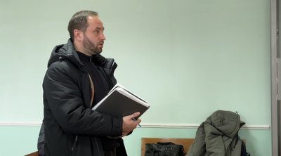 У Конотопському суді продовжується розгляд справи голови Буринської громади Віктора Ладухи та двох посадовців У Конотопському суді продовжується розгляд справи голови Буринської громади Віктора Ладухи та двох посадовців
