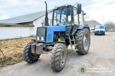 Чоловік загинув через наїзд трактора на Рівненщині — поліція