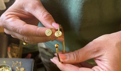 Виробництво на лінії фронту: військові у Часовому Ярі створюють прикраси, аби придбати запчастини для дронів