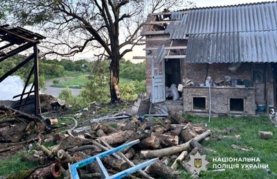 У Котелевській ТГ на Полтавщині уламки БпЛА пошкодили житлові будинки, амбулаторію та автомобіль