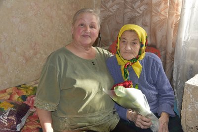 Пережила одну війну й живе під час іншої: 90-річчя відзначила Ксенія Деркач з Рівненщини Пережила одну війну й живе під час іншої: 90-річчя відзначила Ксенія Деркач з Рівненщини
