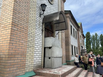 У Свято-Троїцькому храмі після рішення Верховного Суду відбулися сутички між вірянами УПЦ та ПЦУ У Свято-Троїцькому храмі після рішення Верховного Суду відбулися сутички між вірянами УПЦ та ПЦУ
