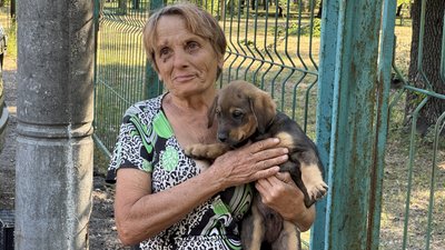 Переселенка з Новогришиного Наталія з цуценям Павлоград Дніпропетровська область Переселенка з Новогришиного Наталія з цуценям Павлоград Дніпропетровська область