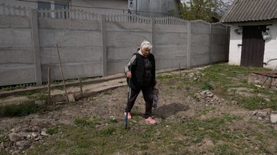"Рибалю для душі": як відволікається та перезавантажується жителька Чернігівщини, будинок якої знищили росіяни "Рибалю для душі": як відволікається та перезавантажується жителька Чернігівщини, будинок якої знищили росіяни