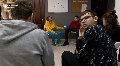 "Я вже звик до витребеньок цих росіян": як діти з аутизмом переживають війну "Я вже звик до витребеньок цих росіян": як діти з аутизмом переживають війну