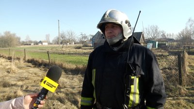 "Якби не втрутилися, полум'я могло дістатися будинків" — місцеві жителі села на Житомирщині "Якби не втрутилися, полум'я могло дістатися будинків" — місцеві жителі села на Житомирщині