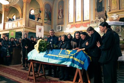 На Закарпатті попрощалися із полеглим захисником Олександром Мартоном На Закарпатті попрощалися із полеглим захисником Олександром Мартоном