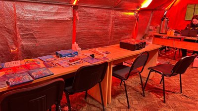 На Хмельниччині працюють шість мобільних Пунктів незламності: ними скористалися понад 2300 людей На Хмельниччині працюють шість мобільних Пунктів незламності: ними скористалися понад 2300 людей