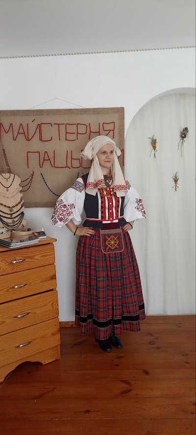 Українська традиція в одязі: дослідження жіночого строю на Житомирщині Українська традиція в одязі: дослідження жіночого строю на Житомирщині