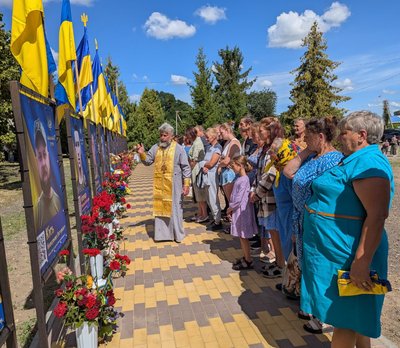 У селі на Черкащині відкрили алею Пам’яті і Слави У селі на Черкащині відкрили алею Пам’яті і Слави