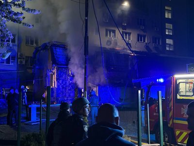 Війська РФ атакували Дніпро: поранені двоє дітей, виникла пожежа на території навчального закладу Війська РФ атакували Дніпро: поранені двоє дітей, виникла пожежа на території навчального закладу