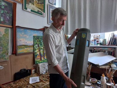 Розмальовані снаряди: житомирські художники влаштували арт-майстерню, щоб підтримати ЗСУ