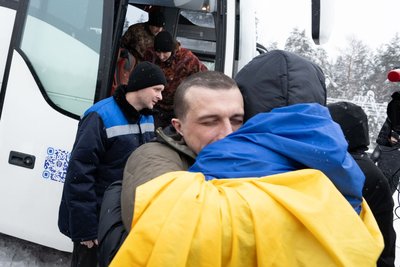 Deñiştirüv vaqtında qırımtatar askeri Ruslan Kurtmallaev esirlikten azat etildi Deñiştirüv vaqtında qırımtatar askeri Ruslan Kurtmallaev esirlikten azat etildi
