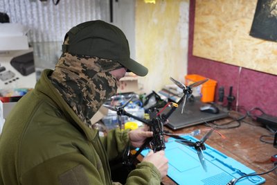 FPV-дрони військовослужбовець 24-ї окремої механізованої бригади імені Короля Данила Тарас майстерня Донецька область FPV-дрони військовослужбовець 24-ї окремої механізованої бригади імені Короля Данила Тарас майстерня Донецька область