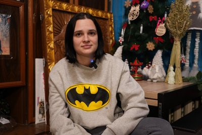 Пише вірші та допомагає військовим. Історія дев'ятирічної волонтерки Софії з Дніпра Пише вірші та допомагає військовим. Історія дев'ятирічної волонтерки Софії з Дніпра
