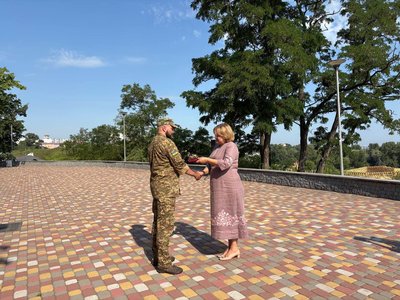 "Працюю на результат": у Черкасах до Дня державності нагородили містян "Працюю на результат": у Черкасах до Дня державності нагородили містян