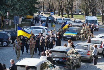 В Ужгороді попрощалися із захисником Михайлом Швандою В Ужгороді попрощалися із захисником Михайлом Швандою