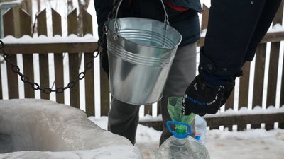 Мешканці Новоселиці поблизу Сум скаржаться на відсутність води і тепла через відключення світла