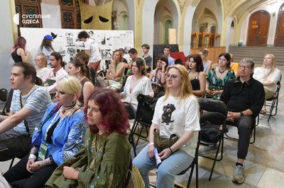 Три культурні сцени з музикантами, авторами та кіномитцями: як пройшов перший день фестивалю Виделкafest в Одесі Три культурні сцени з музикантами, авторами та кіномитцями: як пройшов перший день фестивалю Виделкafest в Одесі
