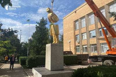 На Одещині демонтували пам'ятник Карлу Марксу