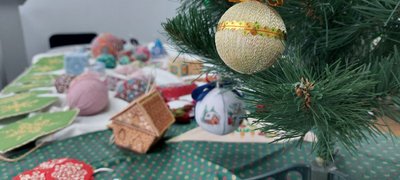 Святкові та не б'ються: черкащанка створює авторські ялинкові прикраси Святкові та не б'ються: черкащанка створює авторські ялинкові прикраси