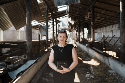 Світлана Мурашка — власниця ферми у Копанях у Лозівській громаді, яку розбили російські «Шахеди» Світлана Мурашка — власниця ферми у Копанях у Лозівській громаді, яку розбили російські «Шахеди»