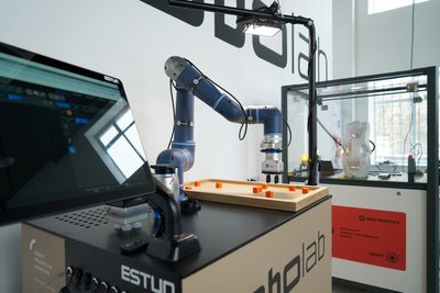 В Україні запрацювала перша лабораторія робототехніки RoboLab