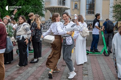 Святкова хода, українські пісні й танці: як в Одесі відзначили 20-й День вишиванки Святкова хода, українські пісні й танці: як в Одесі відзначили 20-й День вишиванки