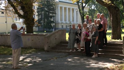 "50 років пролетіло дуже швидко": у Чернігові пройшла зустріч випускників школи №2 "50 років пролетіло дуже швидко": у Чернігові пройшла зустріч випускників школи №2