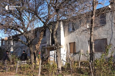 Грошей на ремонт не дають: чому на Одещині не відновлюють пошкоджений атаками РФ будинок Грошей на ремонт не дають: чому на Одещині не відновлюють пошкоджений атаками РФ будинок